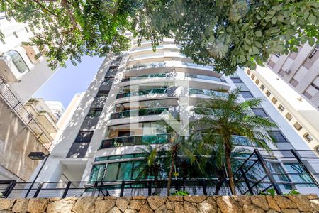 Apartamento para alugar com 70m², 2 quartos e 1 vaga Apartamento para alugar com 70m², 2 quartos e 1 vagaFachada
