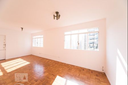 Sala de apartamento para alugar com 2 quartos, 72m² em Indianópolis, São Paulo