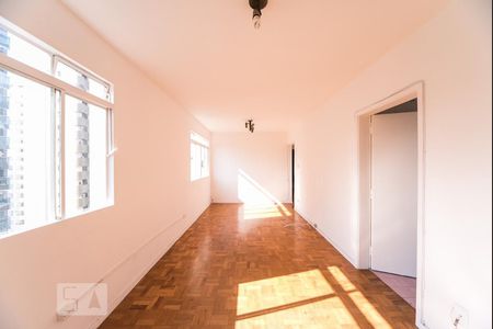 Sala de apartamento para alugar com 2 quartos, 72m² em Indianópolis, São Paulo