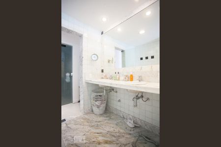 Apartamento à venda com 650m², 5 quartos e 4 vagasBanheiro Suite Master