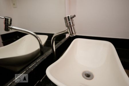 Torneira suíte de apartamento à venda com 2 quartos, 95m² em Praça da Bandeira, Rio de Janeiro