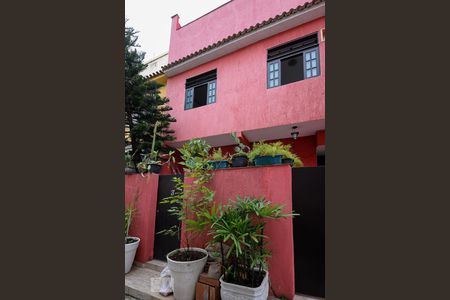 Apartamento à venda com 95m², 2 quartos e sem vagaFachada