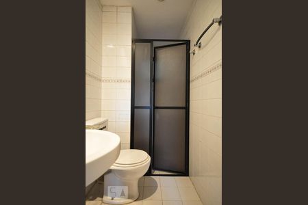 Detalhe do banheiro de apartamento para alugar com 3 quartos, 100m² em Jardim Caboré, São Paulo