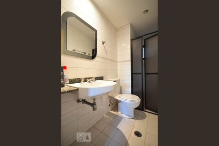 Banheiro de apartamento para alugar com 3 quartos, 100m² em Jardim Caboré, São Paulo