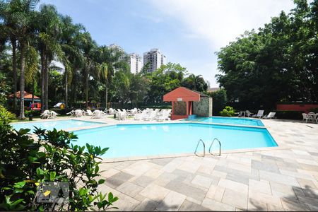 Apartamento para alugar com 100m², 3 quartos e 1 vagaPiscina