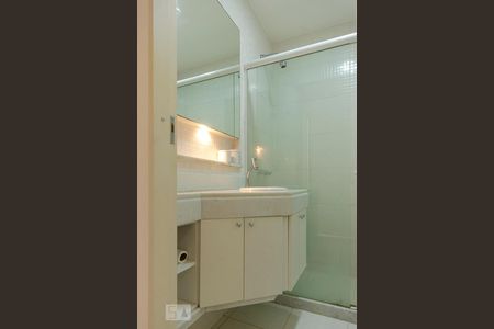 Apartamento para alugar com 65m², 2 quartos e sem vagaBanheiro social