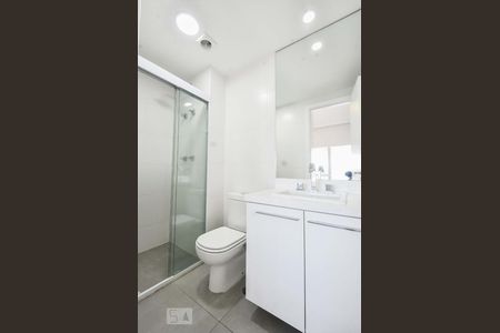 Studio à venda com 33m², 1 quarto e 1 vaga Studio à venda com 33m², 1 quarto e 1 vagaBanheiro