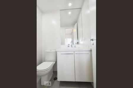 Studio à venda com 33m², 1 quarto e 1 vaga Studio à venda com 33m², 1 quarto e 1 vagaBanheiro