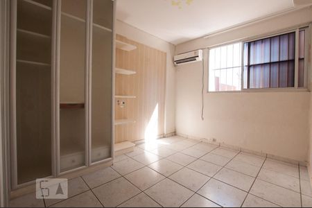 Quarto 1 de apartamento para alugar com 2 quartos, 77m² em Setor Bueno, Goiânia