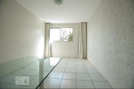 Sala de apartamento para alugar com 2 quartos, 77m² em Setor Bueno, Goiânia