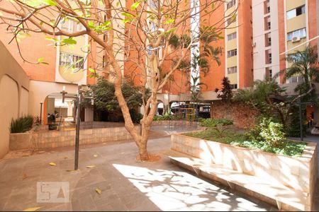 Apartamento para alugar com 77m², 2 quartos e sem vagaPlayground