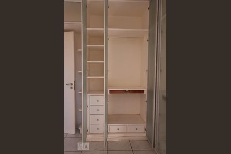 Quarto 1 de apartamento para alugar com 2 quartos, 77m² em Setor Bueno, Goiânia