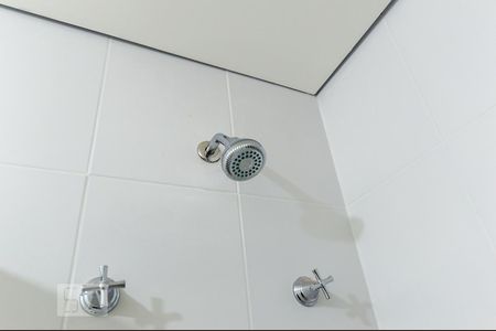 Banheiro de kitnet/studio para alugar com 1 quarto, 26m² em Bethaville I, Barueri