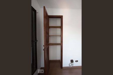 quarto de apartamento para alugar com 3 quartos, 75m² em Jardim Vazani, São Paulo