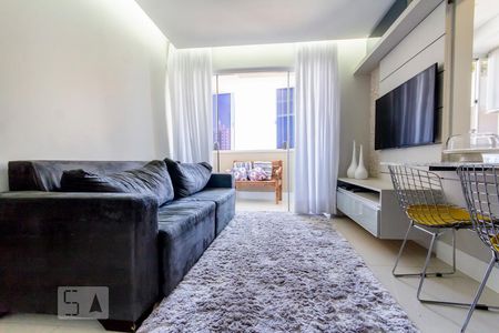 Sala de apartamento para alugar com 2 quartos, 56m² em Jardim Goiás, Goiânia