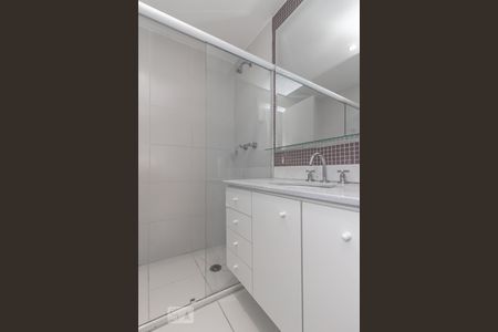 Suíte 2 de apartamento para alugar com 2 quartos, 74m² em Vila Andrade, São Paulo