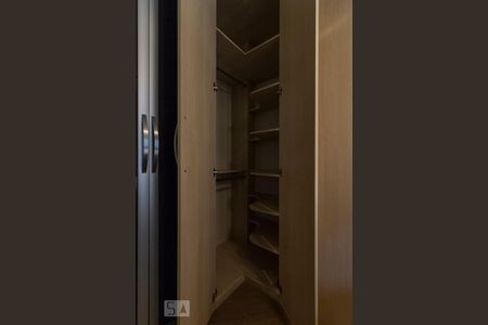 Apartamento para alugar com 55m², 2 quartos e 1 vagaArmários quarto 2 