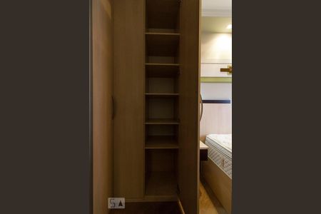 Apartamento para alugar com 55m², 2 quartos e 1 vagaArmários quarto 2 