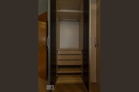 Apartamento para alugar com 55m², 2 quartos e 1 vagaArmários quarto 2 