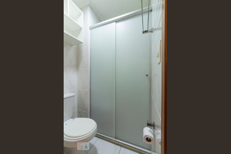 Apartamento para alugar com 55m², 2 quartos e 1 vagaBox do Banheiro social 