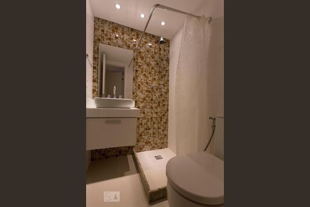 Banheiro da Suíte de apartamento à venda com 3 quartos, 231m² em Lagoa, Rio de Janeiro