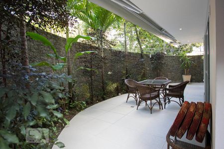 Apartamento à venda com 231m², 3 quartos e 2 vagasÁrea Externa da Piscina