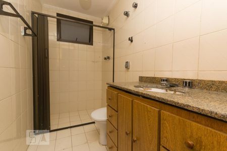 Apartamento à venda com 140m², 3 quartos e 2 vagasBanheiro da suíte