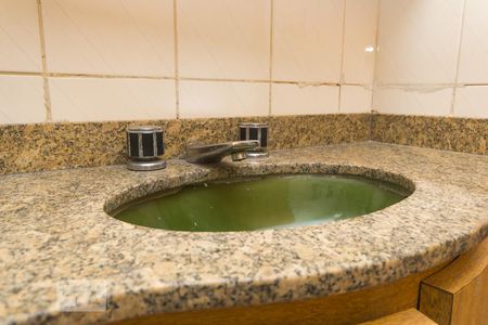 Apartamento à venda com 140m², 3 quartos e 2 vagasDetalhe do banheiro