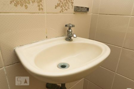 Apartamento à venda com 140m², 3 quartos e 2 vagasDetalhe do banheiro de serviço