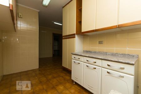 Apartamento à venda com 140m², 3 quartos e 2 vagasCozinha