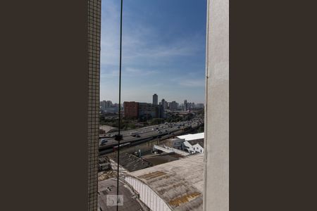 Vista da janela da sala (Av. Radial Leste)  de apartamento para alugar com 1 quarto, 50m² em Brás, São Paulo