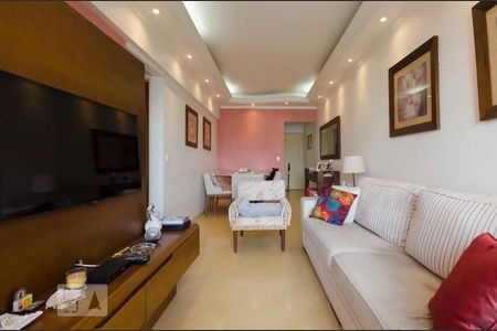 Apartamento à venda com 67m², 2 quartos e 1 vagaSala