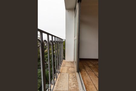 Apartamento à venda com 120m², 3 quartos e 1 vagaSacada