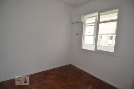 Quarto 1 de apartamento à venda com 3 quartos, 70m² em Copacabana, Rio de Janeiro