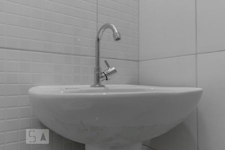 Banheiro de kitnet/studio para alugar com 1 quarto, 21m² em Jabaquara, São Paulo