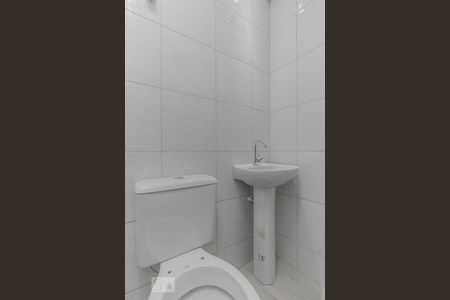 Banheiro de kitnet/studio para alugar com 1 quarto, 21m² em Jabaquara, São Paulo