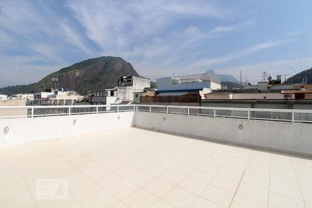 Apartamento à venda com 120m², 3 quartos e sem vaga Apartamento à venda com 120m², 3 quartos e sem vagaÁrea Social Terraço.