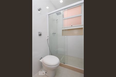 Apartamento à venda com 120m², 3 quartos e sem vaga Apartamento à venda com 120m², 3 quartos e sem vagaBanheiro Suite.