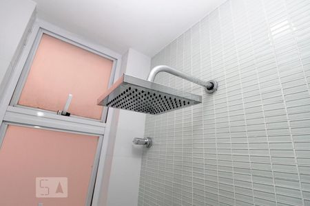 Apartamento à venda com 120m², 3 quartos e sem vaga Apartamento à venda com 120m², 3 quartos e sem vagaChuveiro Banheiro Social.