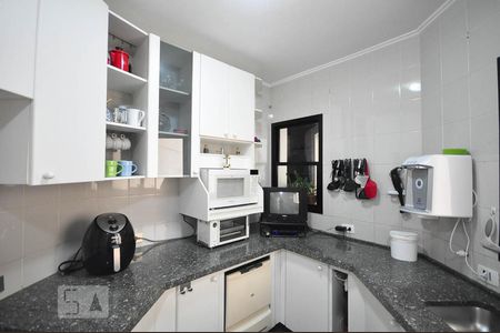 Apartamento para alugar com 220m², 4 quartos e 3 vagas Apartamento para alugar com 220m², 4 quartos e 3 vagasCozinha