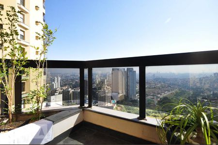 Apartamento para alugar com 220m², 4 quartos e 3 vagas Apartamento para alugar com 220m², 4 quartos e 3 vagasVaranda da suíte 2