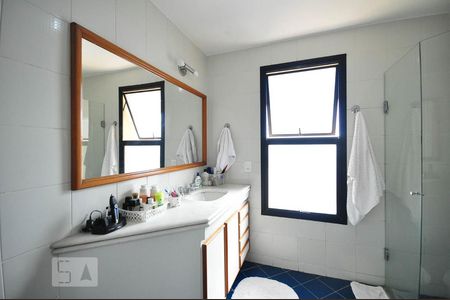 Apartamento para alugar com 220m², 4 quartos e 3 vagas Apartamento para alugar com 220m², 4 quartos e 3 vagasBanheiro suíte 1