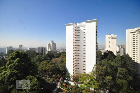 Vista de apartamento para alugar com 4 quartos, 220m² em Vila Suzana, São Paulo