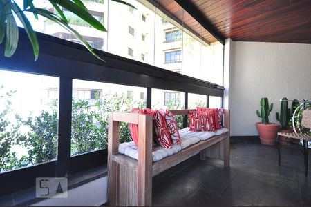 Varanda de apartamento para alugar com 4 quartos, 220m² em Vila Suzana, São Paulo
