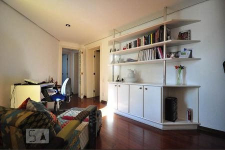 Corredor de apartamento para alugar com 4 quartos, 220m² em Vila Suzana, São Paulo