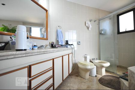 Apartamento para alugar com 220m², 4 quartos e 3 vagas Apartamento para alugar com 220m², 4 quartos e 3 vagasBanheiro suíte 2