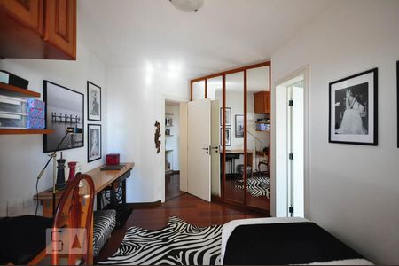 Apartamento para alugar com 220m², 4 quartos e 3 vagas Apartamento para alugar com 220m², 4 quartos e 3 vagasSuíte 1