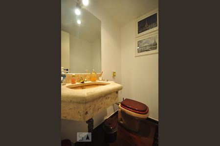 Lavabo de apartamento para alugar com 4 quartos, 220m² em Vila Suzana, São Paulo