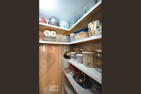 Apartamento para alugar com 220m², 4 quartos e 3 vagas Apartamento para alugar com 220m², 4 quartos e 3 vagasDespensa