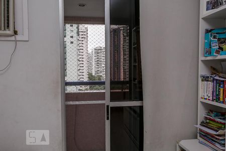 Sala de apartamento para alugar com 2 quartos, 71m² em Barra da Tijuca, Rio de Janeiro